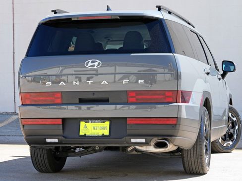 Used 2024 Hyundai Santa Fe SEL image 4