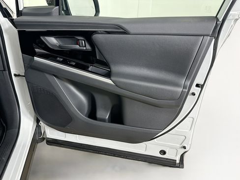 Used 2023 Toyota bZ4X XLE w/ Weather Package image 32