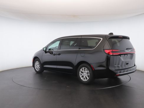 New 2026 Chrysler Pacifica Select image 22