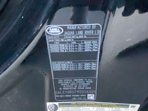 Used 2021 Land Rover Defender 90 X-Dynamic S image 18