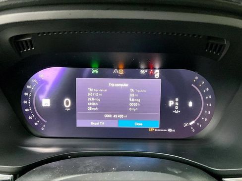 Used 2023 Volvo XC60 B5 Ultimate w/ Climate Package FWD image 28