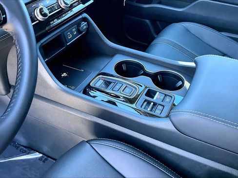 Used 2025 Honda Pilot EX-L image 16