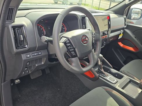 New 2026 Nissan Frontier PRO-4X w/ Tow Package AWD/4WD image 15