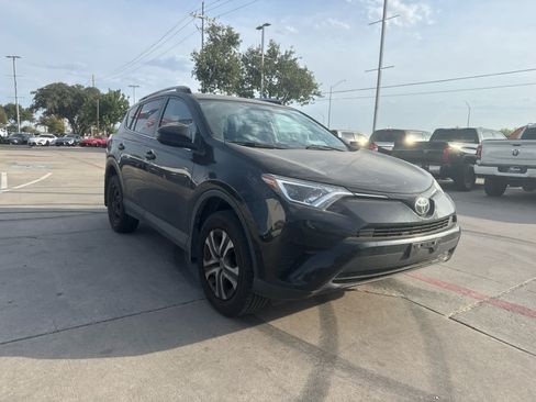 Used 2018 Toyota RAV4 LE w/ All Weather Liner Package FWD image 4