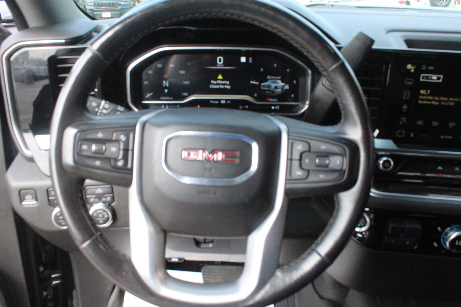 Used 2022 GMC Sierra 1500 Elevation w/ LPO, Elevation Black Package AWD/4WD image 18