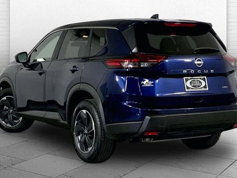 Used 2025 Nissan Rogue SV image 11