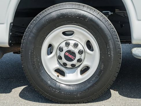 Used 2024 GMC Savana 2500 w/ Driver Convenience Package RWD image 15