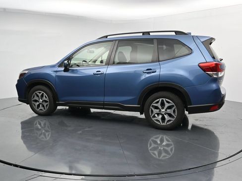 Used 2021 Subaru Forester Premium AWD/4WD image 5
