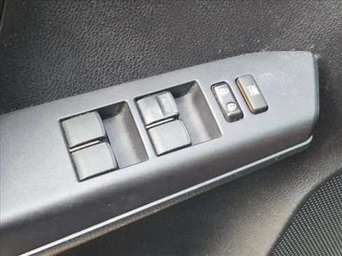 Used 2017 Toyota RAV4 XLE FWD image 11