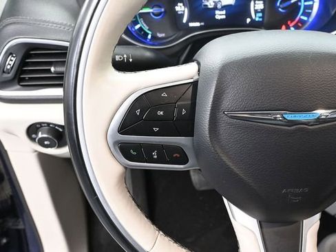 Used 2018 Chrysler Pacifica Limited w/ Advanced Safetytec Group FWD image 27