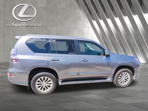 Used 2018 Lexus GX 460 Premium w/ Premium Package AWD/4WD image 4