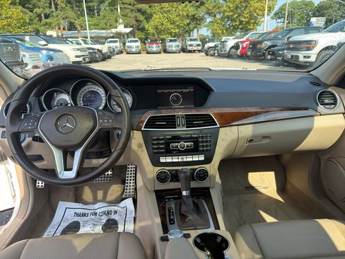 Used 2013 Mercedes-Benz C 250 Sedan image 12