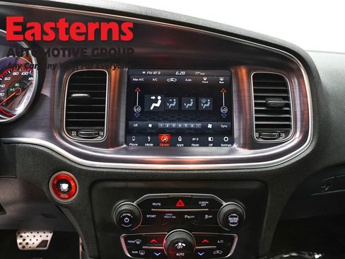 Used 2018 Dodge Charger R/T Scat Pack RWD image 11
