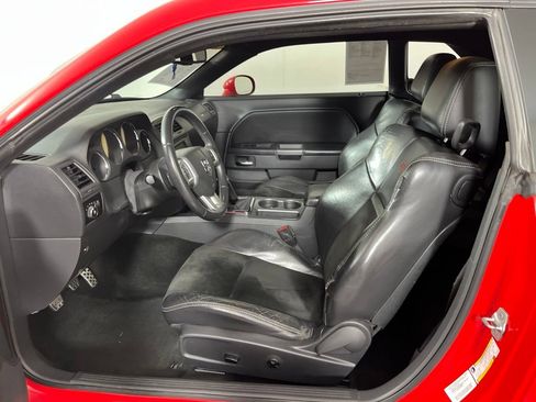 Used 2014 Dodge Challenger R/T RWD image 18
