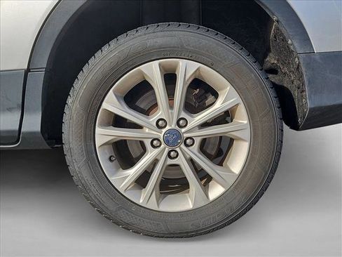 Used 2017 Ford Escape SE w/ Equipment Group 201A image 22