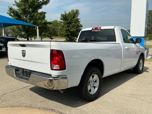 Used 2021 RAM 1500 Classic SLT AWD/4WD image 3
