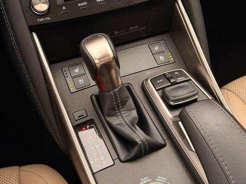 Used 2018 Lexus IS 300 w/ Comfort Package RWD image 48