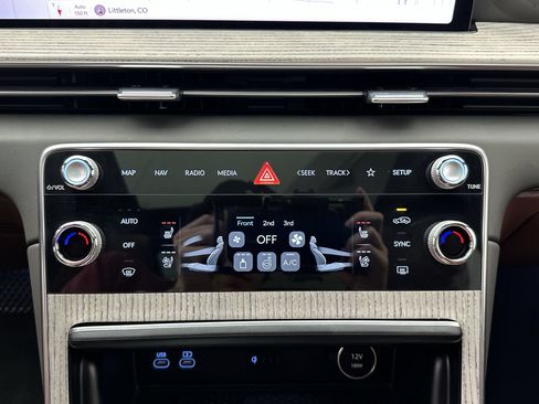 Certified 2026 Genesis GV80 3.5T Prestige AWD/4WD image 19