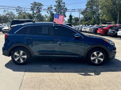 Used 2019 Kia Niro EX image 4