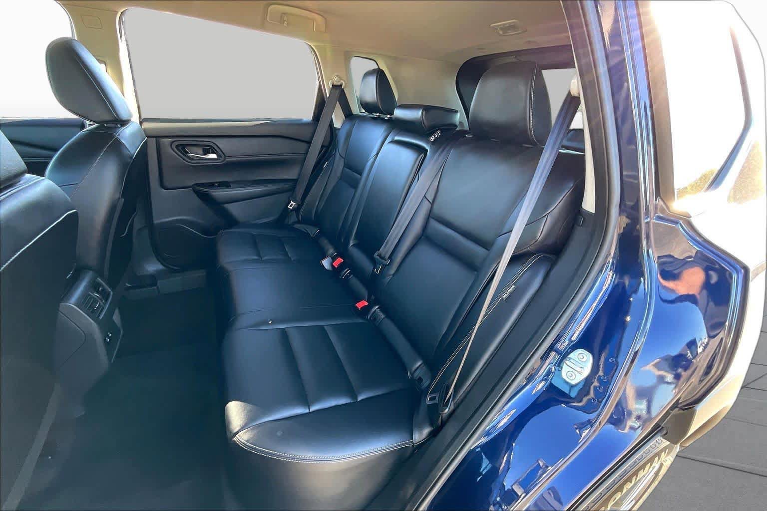 Used 2026 Nissan Rogue SL FWD image 19