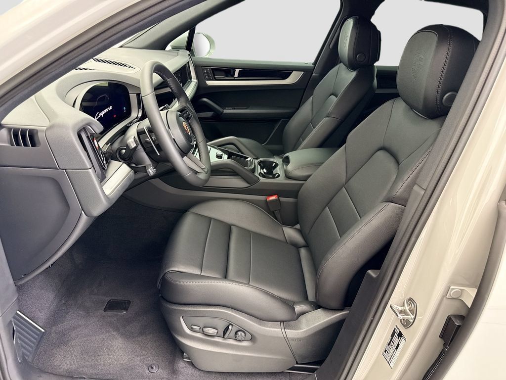 Used 2026 Porsche Cayenne AWD/4WD image 5