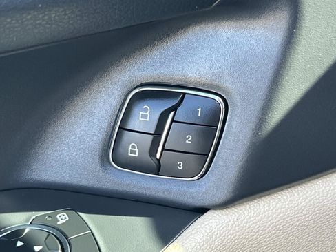 Used 2024 Ford Expedition Limited AWD/4WD image 32