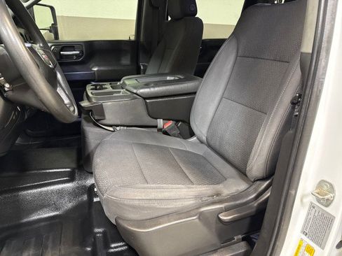 Used 2022 GMC Sierra 2500 Pro w/ Convenience Package image 17