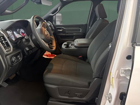 Used 2025 RAM 2500 Big Horn AWD/4WD image 12