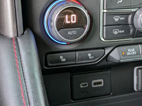 Used 2022 Chevrolet Suburban RST w/ Luxury Package image 30