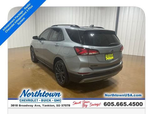 Used 2024 Chevrolet Equinox RS w/ RS Leather Package AWD/4WD image 3
