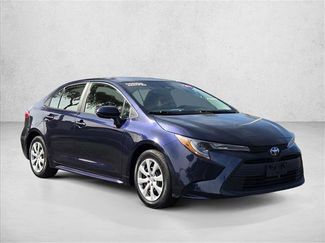 Used 2023 Toyota Corolla LE video 3