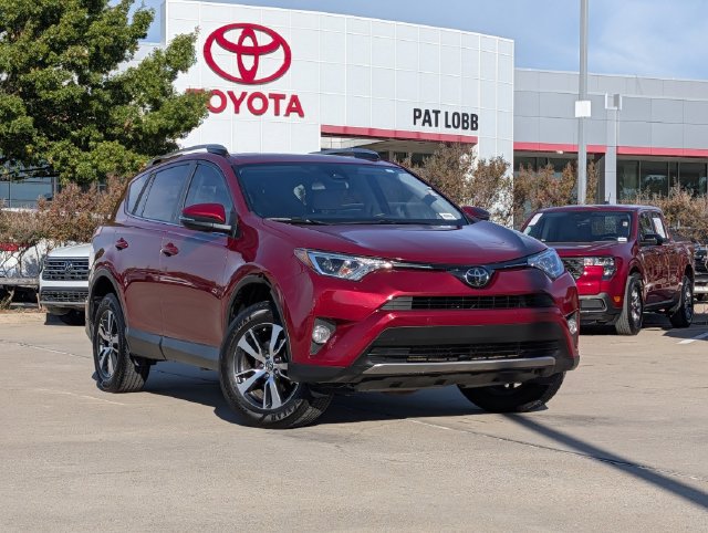 Used 2018 Toyota RAV4 XLE FWD image 2