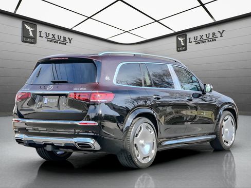 Used 2023 Mercedes-Benz Maybach GLS 600 4MATIC image 9
