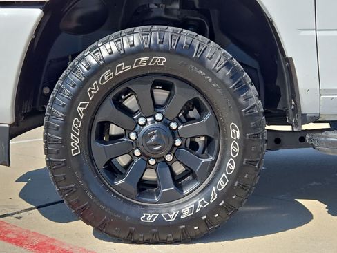 Used 2024 RAM 2500 Big Horn w/ Sport Appearance Package AWD/4WD image 13