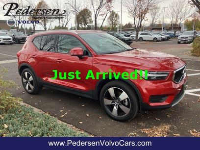 Used 2019 Volvo XC40 T4 Momentum