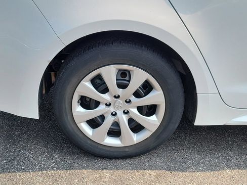 Used 2024 Toyota Corolla LE FWD image 7