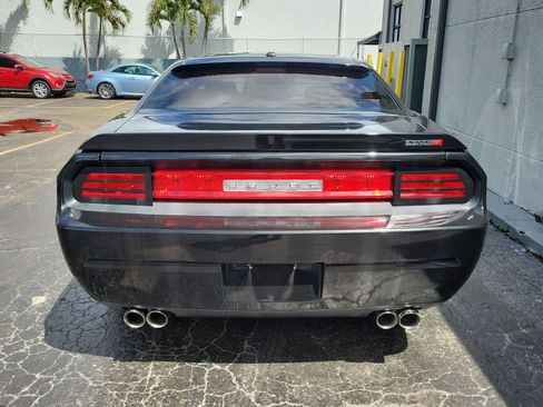 Used 2009 Dodge Challenger SRT8 RWD image 5