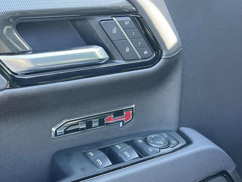 Used 2025 GMC Sierra 1500 AT4 w/ AT4 Premium Package AWD/4WD image 15