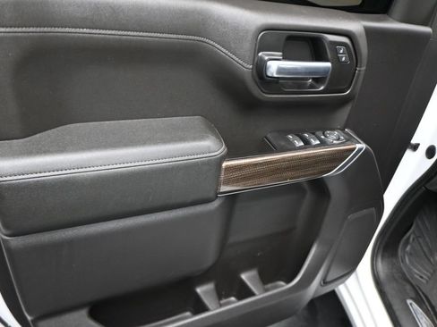Used 2020 Chevrolet Silverado 1500 LT Trail Boss w/ Convenience Package AWD/4WD image 8