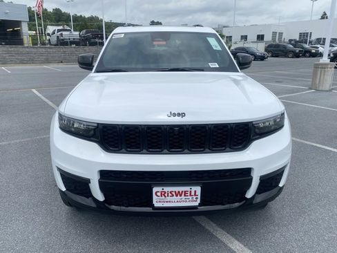 New 2025 Jeep Grand Cherokee L Limited w/ Luxury Tech Group II image 10