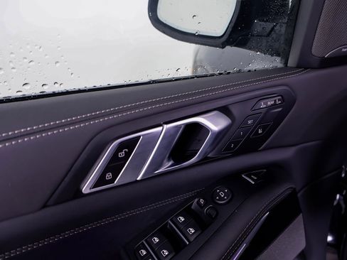 Used 2026 BMW X7 xDrive40i image 28