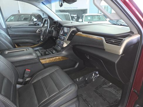 Used 2017 GMC Yukon Denali w/ Open Road Package AWD/4WD image 31