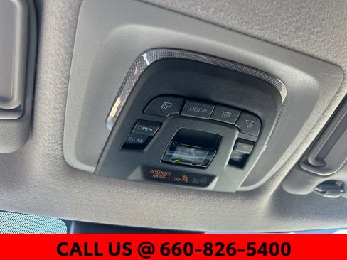 Used 2022 Toyota Corolla Cross XLE AWD/4WD image 21