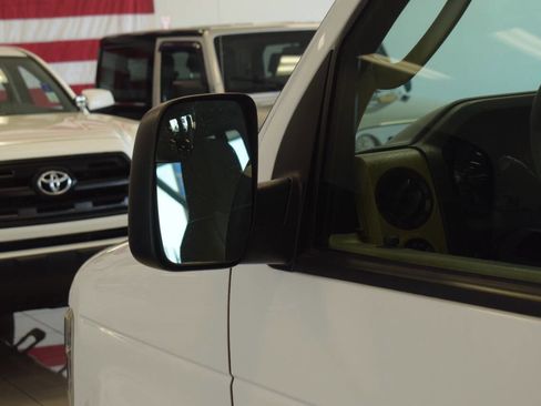 Used 2014 Ford E-350 and Econoline 350 XLT RWD image 37