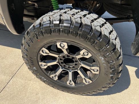 Used 2010 Toyota Tundra 4x4 CrewMax image 38