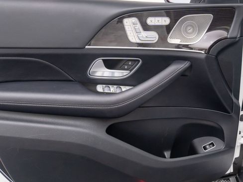Used 2023 Mercedes-Benz GLS 450 4MATIC image 13