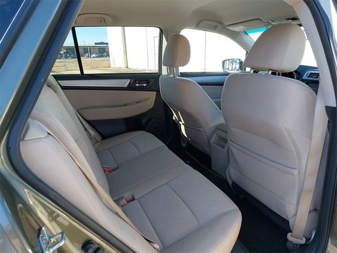 Used 2017 Subaru Outback 2.5i Premium image 32