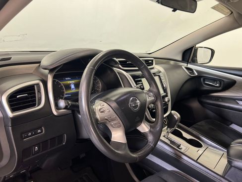 Used 2017 Nissan Murano SV image 4
