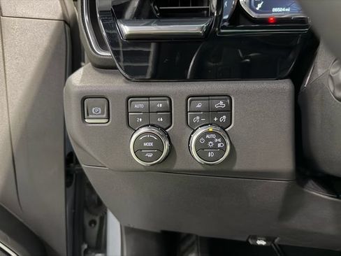 Used 2023 GMC Sierra 1500 SLT w/ SLT Premium Plus Package AWD/4WD image 27