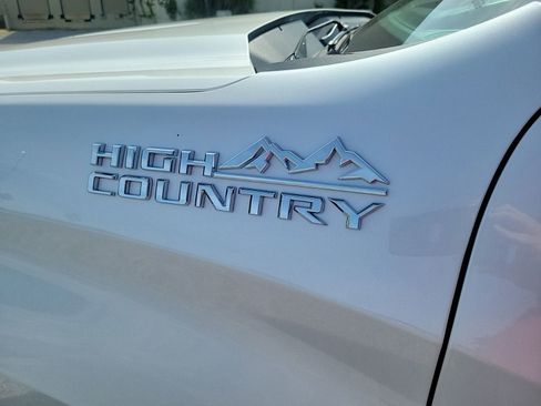 Used 2024 Chevrolet Silverado 1500 High Country w/ Technology Package AWD/4WD image 10